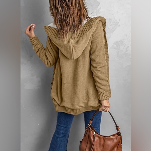 🍁Brand New Never Worn Cardigan! ~ Size Small - Picture 2 of 12